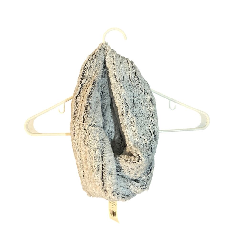 Mia & Tess Faux Fur  Powder Blue Infinity Circle Scarf Women’s